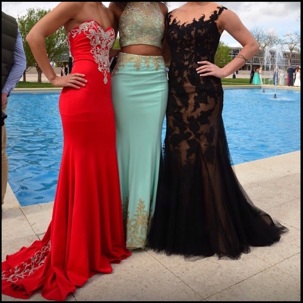 Elegant Red Strapless Prom Dress
